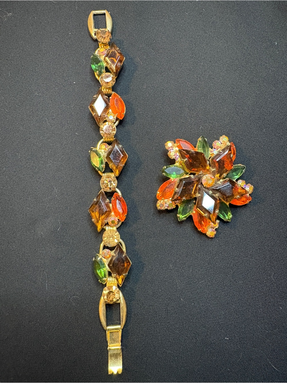 Vintage Juliana D&E Brooch Bracelet
Set Ann Pitman Book Piece 1962
Rhinestone